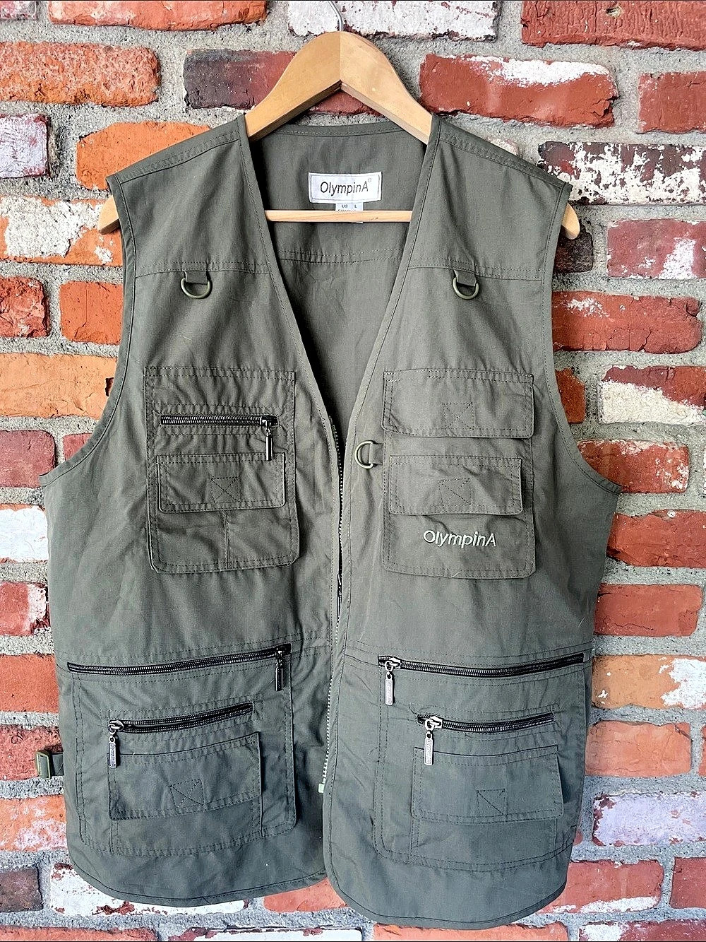 Olympina Utility multi Pocket Vest in olive Green Size Large Like New